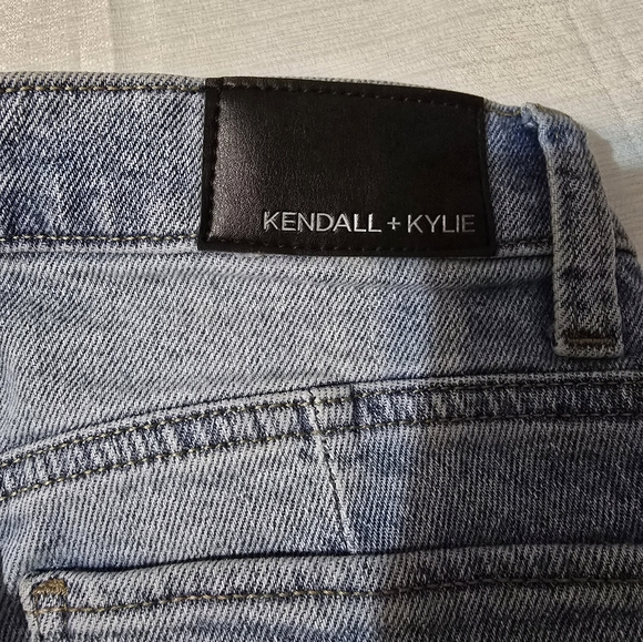 Jeans ๐ - Picture 3 of 6